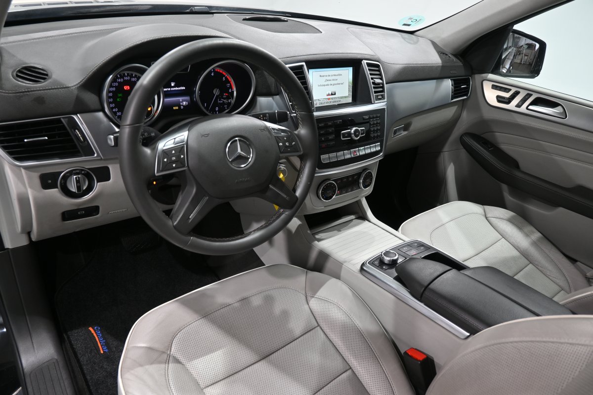 Foto Mercedes-Benz ML 10