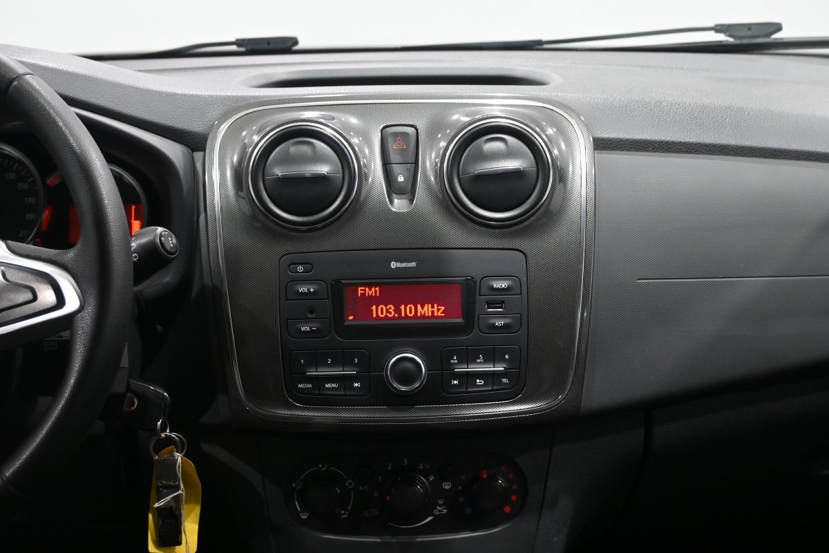 Foto Dacia Sandero 12