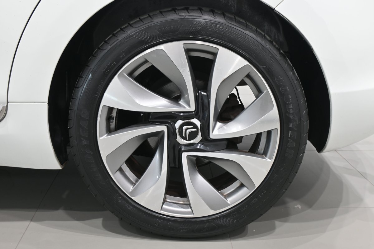 Foto Citroen DS5 28
