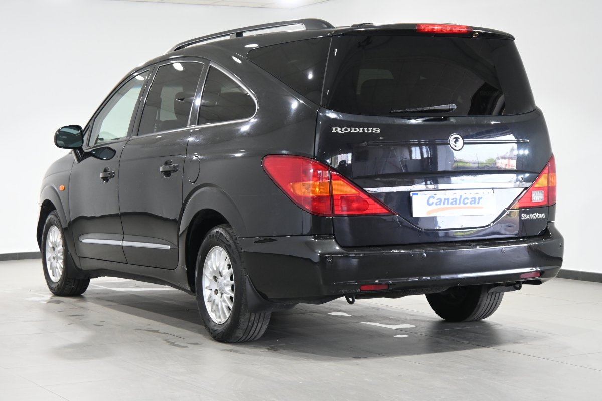 Foto Ssangyong Rodius 6