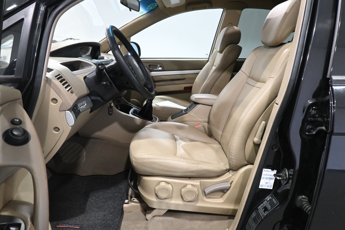 Foto Ssangyong Rodius 9