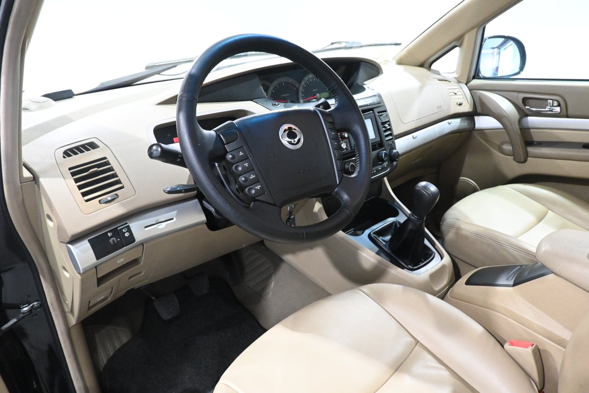 Foto Ssangyong Rodius 16