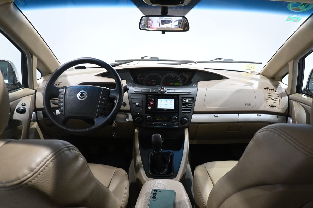 Foto Ssangyong Rodius 17