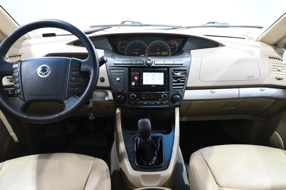 Foto Ssangyong Rodius 19