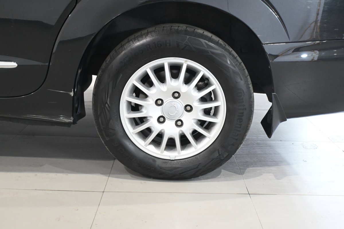 Foto Ssangyong Rodius 33