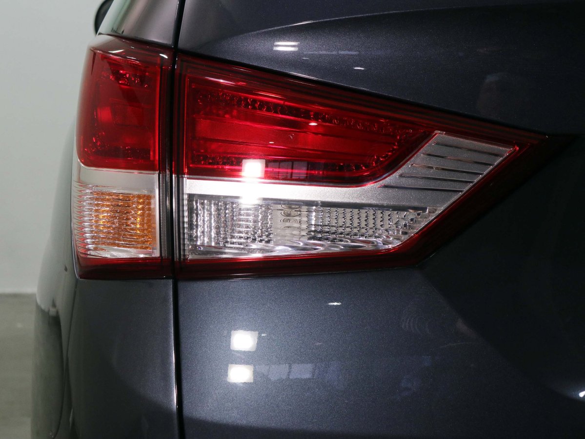 Foto Ssangyong Rodius 9