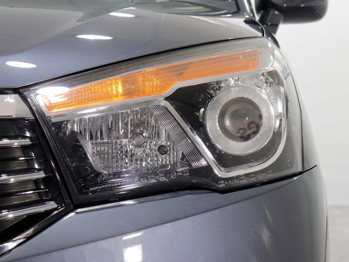 Foto Ssangyong Rodius 12