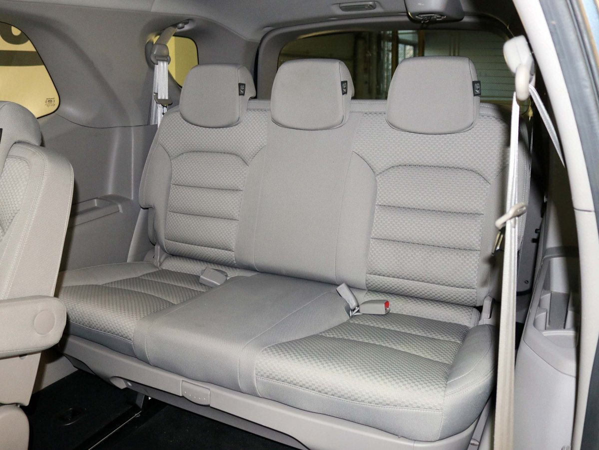 Foto Ssangyong Rodius 16