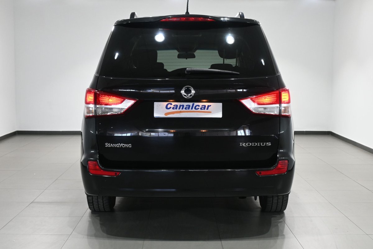 Foto Ssangyong Rodius 5