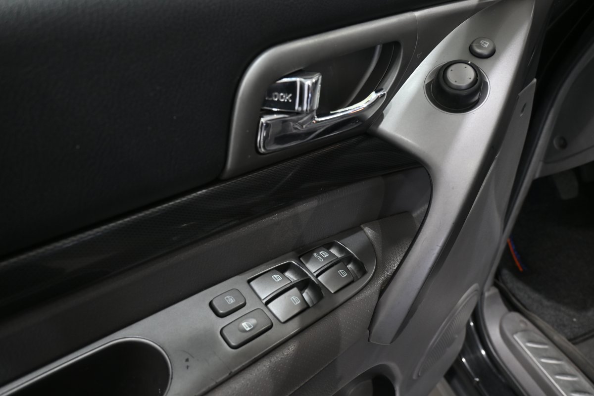 Foto Ssangyong Rodius 27