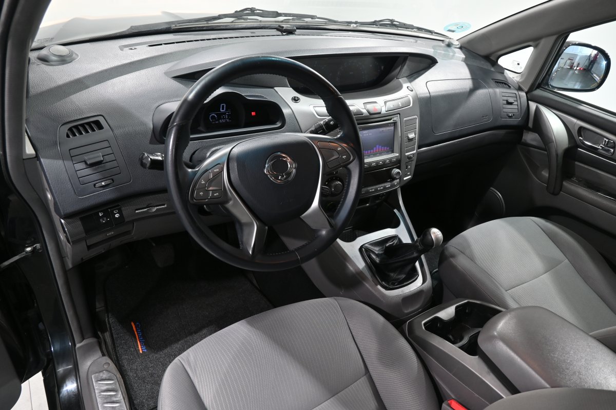 Foto Ssangyong Rodius 9