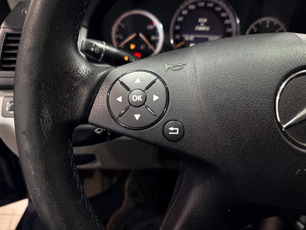 Foto Mercedes-Benz C 18