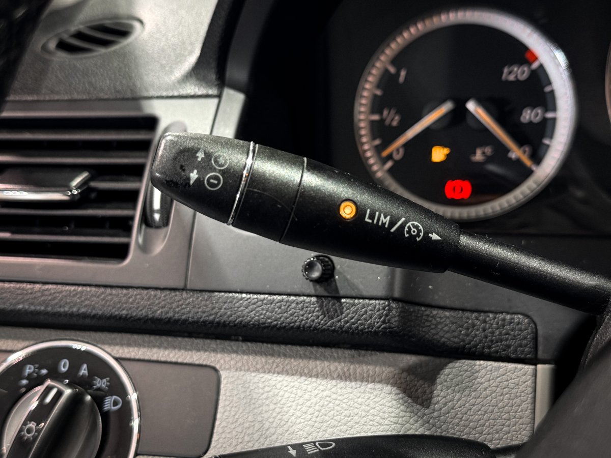 Foto Mercedes-Benz C 20