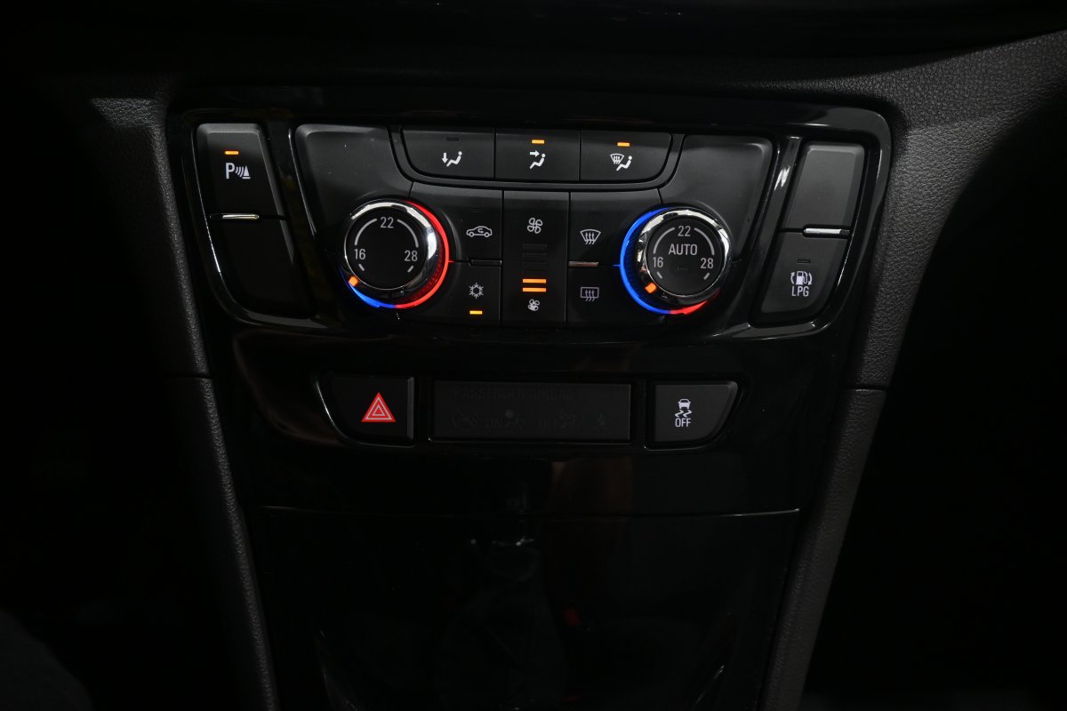 Foto Opel Mokka X 16