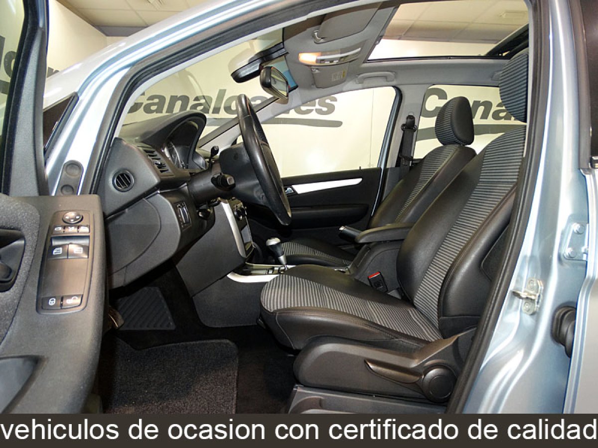 Foto Mercedes-Benz B 200 10