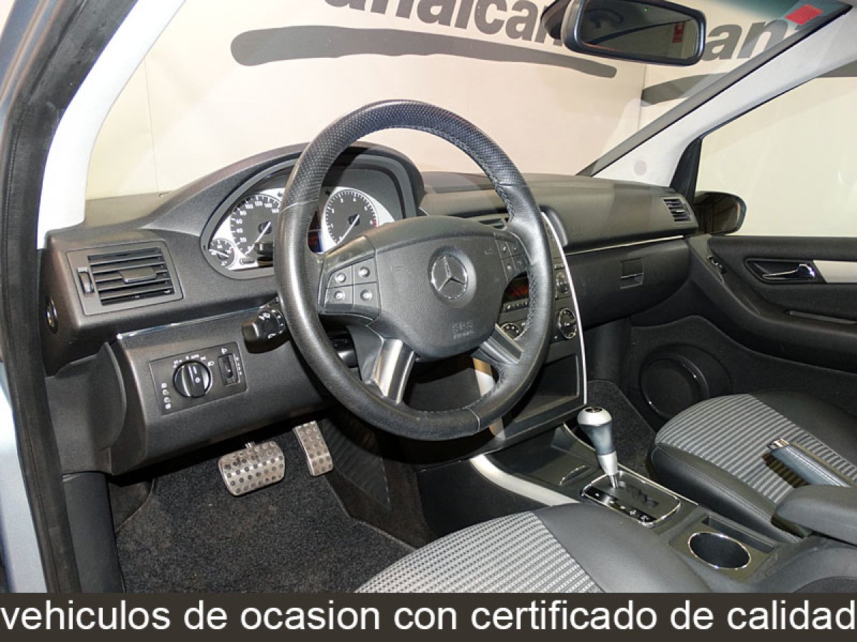 Foto Mercedes-Benz B 200 14