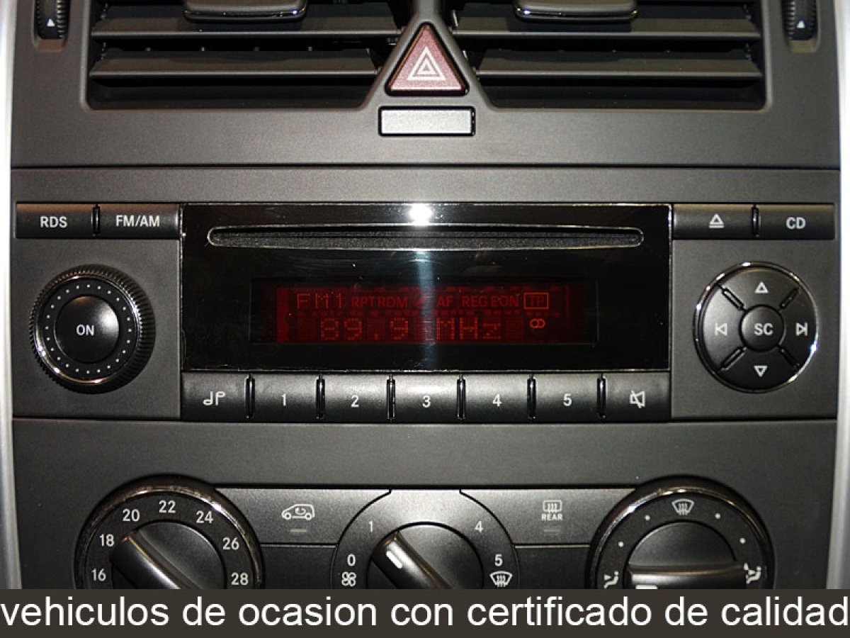Foto Mercedes-Benz B 200 18
