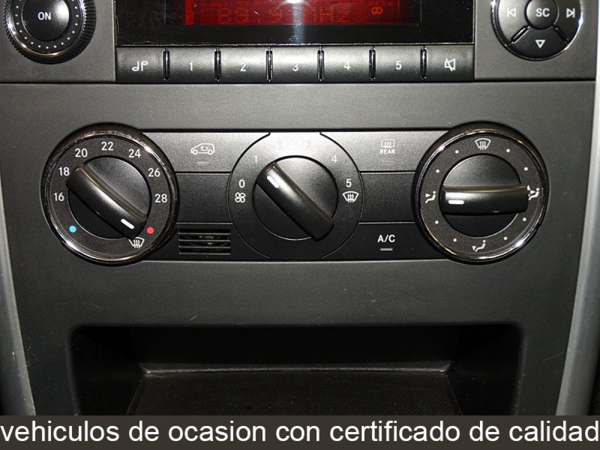 Foto Mercedes-Benz B 200 19
