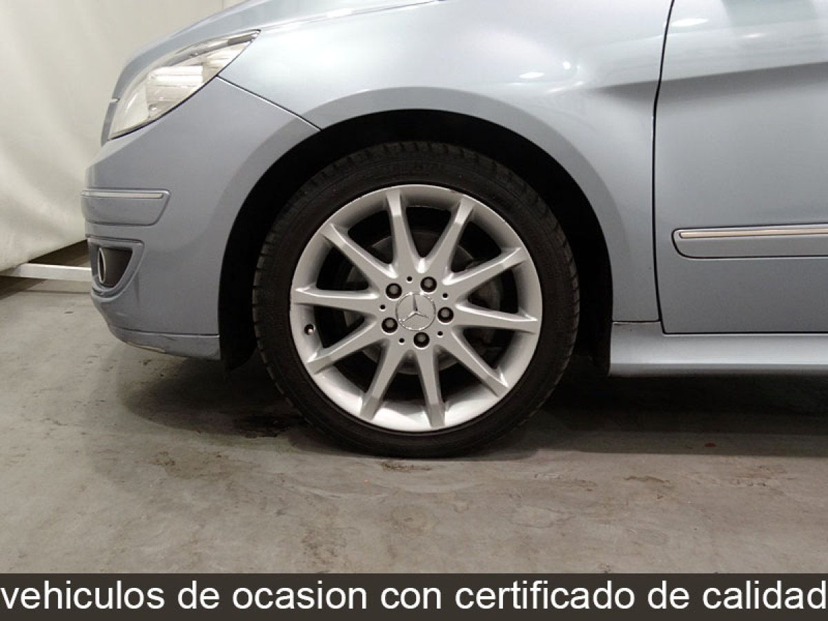 Foto Mercedes-Benz B 200 27