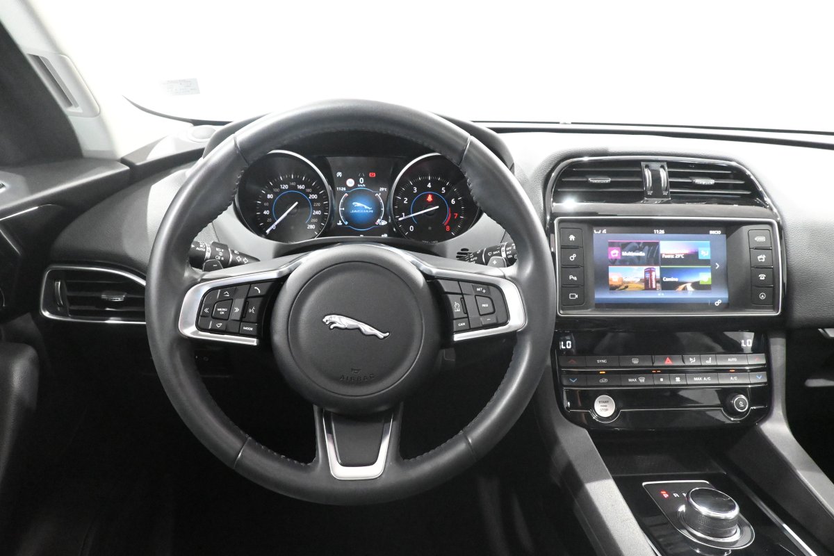 Foto Jaguar F-PACE 18