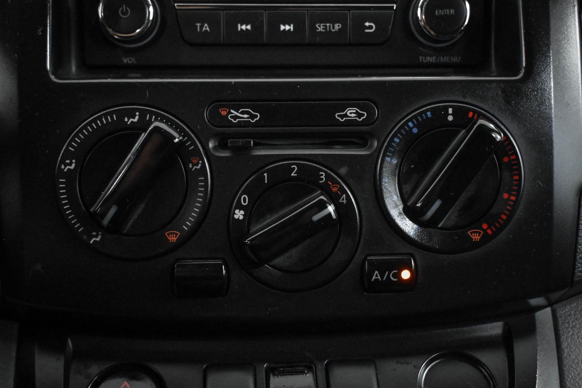 Foto Nissan NV200 16