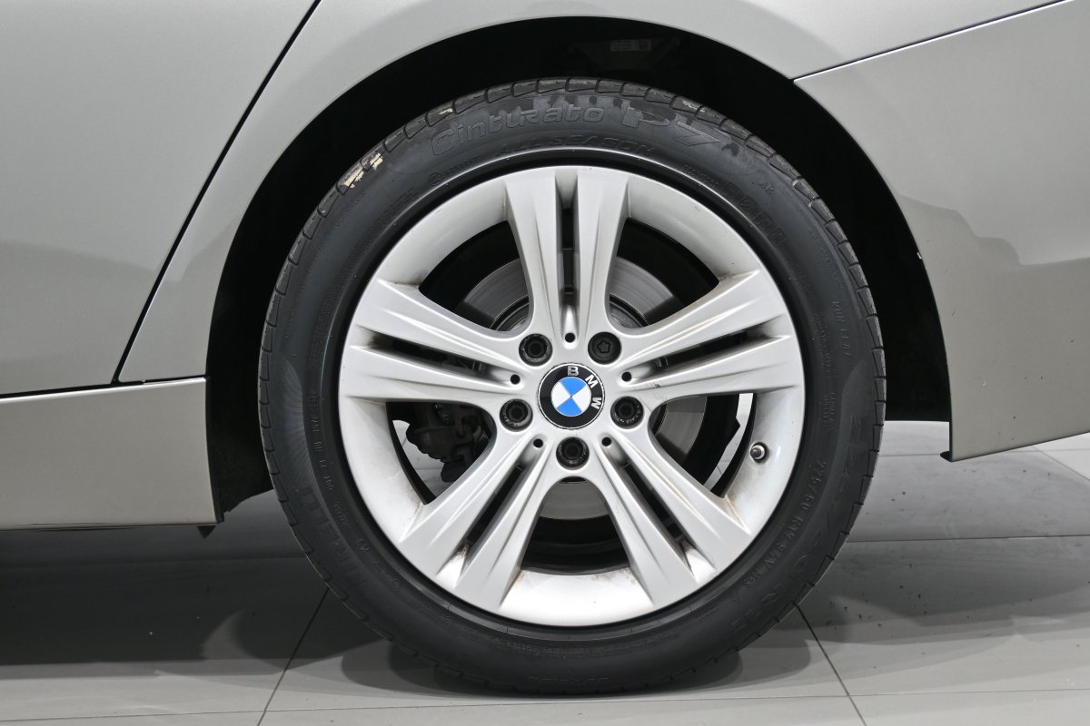 Foto Bmw 318d 26