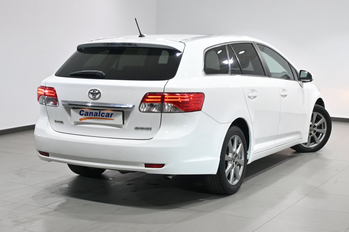Foto Toyota Avensis 4