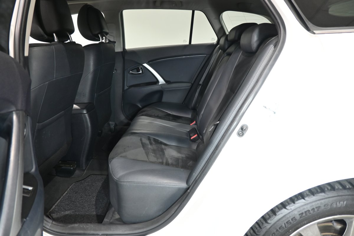 Foto Toyota Avensis 11