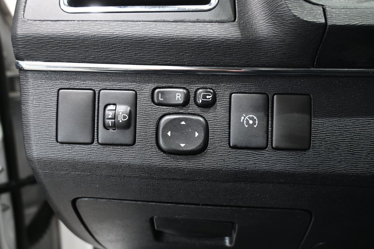 Foto Toyota Avensis 28