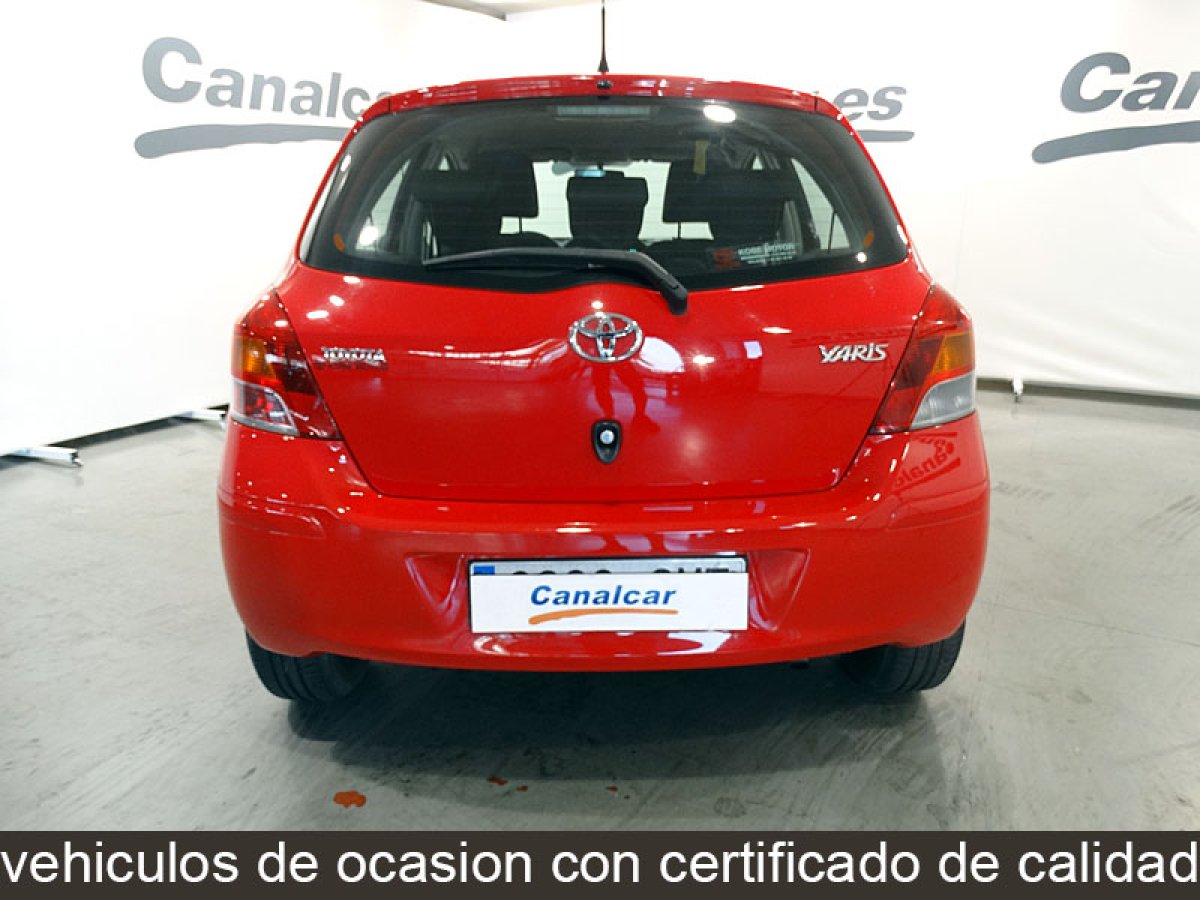 Foto Toyota Yaris 16
