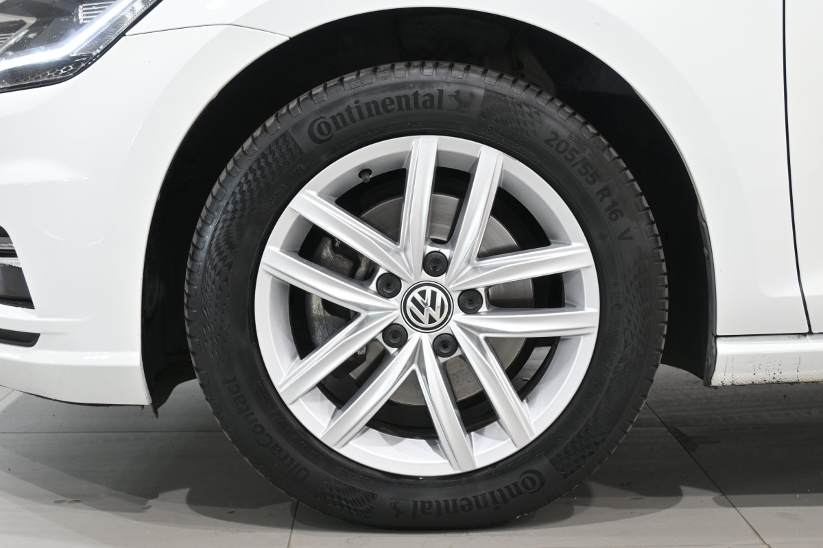 Foto Volkswagen Golf 26