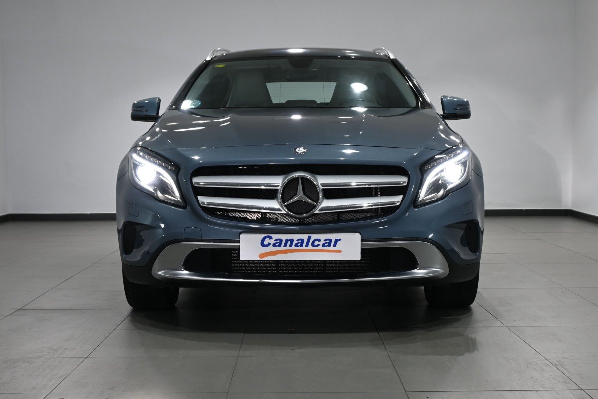 Foto Mercedes-Benz GLA 2