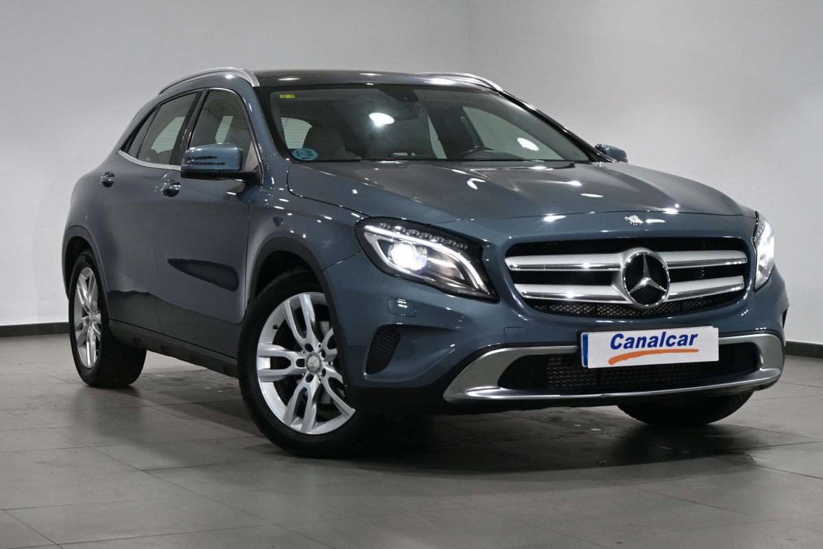 Foto Mercedes-Benz GLA 3