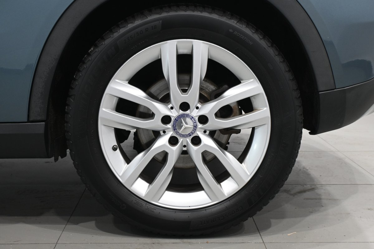 Foto Mercedes-Benz GLA 27