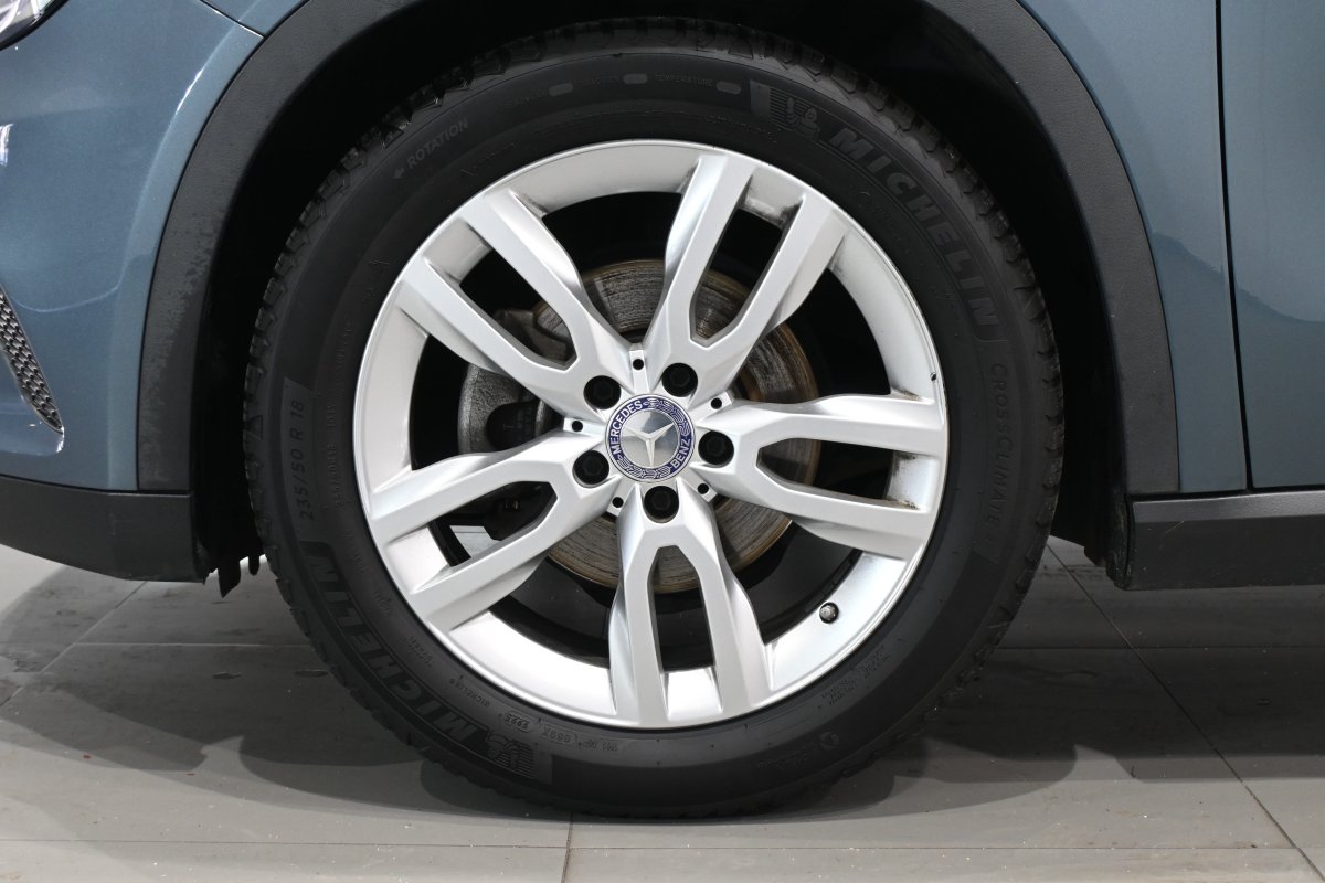 Foto Mercedes-Benz GLA 28