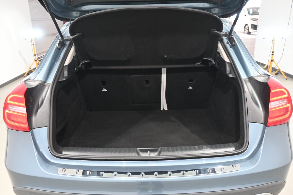 Foto Mercedes-Benz GLA 8