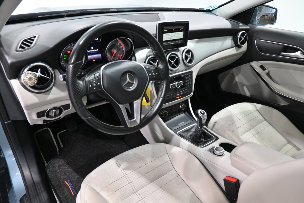 Foto Mercedes-Benz GLA 9