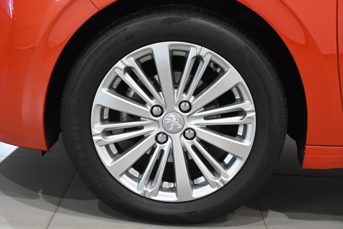 Foto Peugeot 208 31