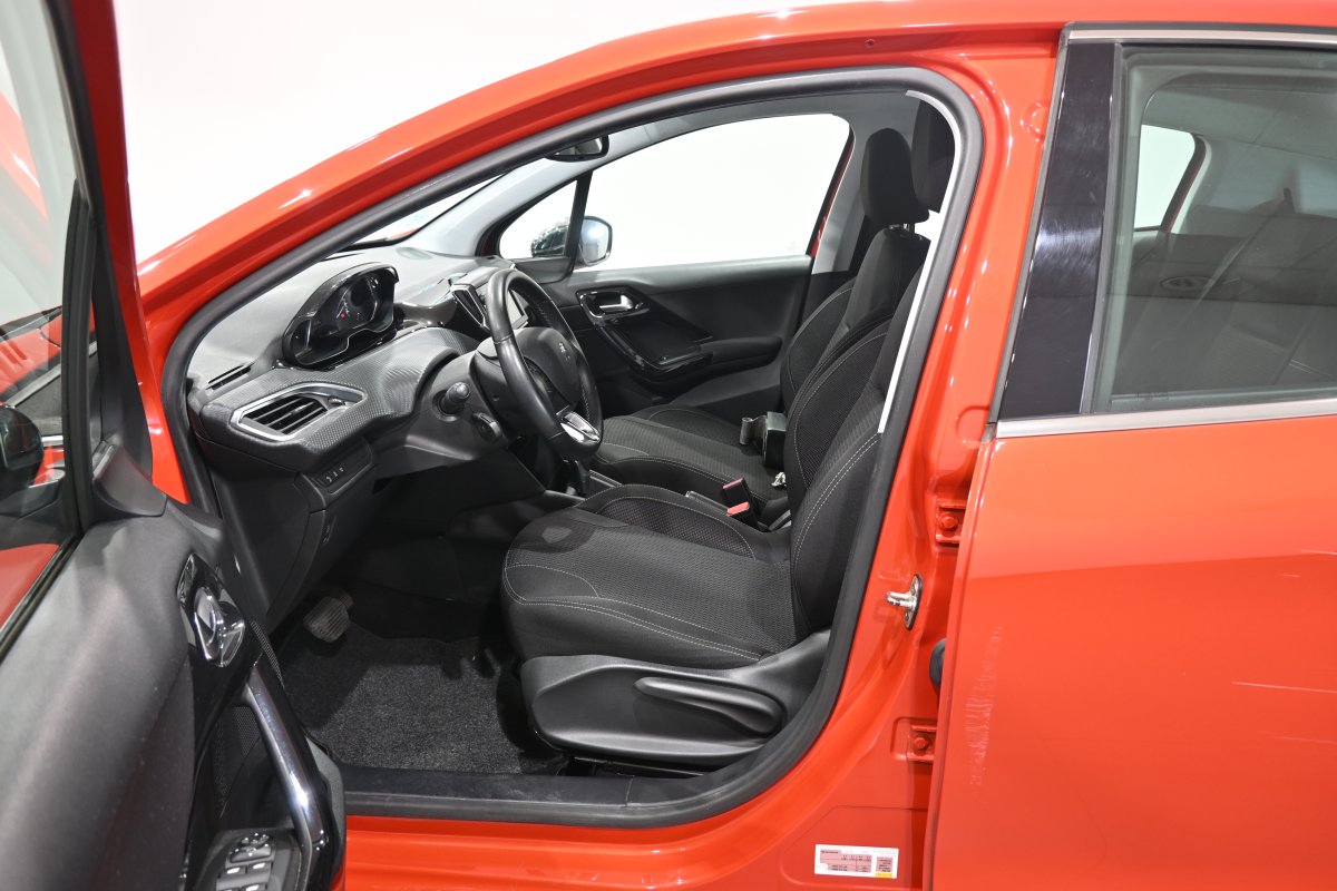 Foto Peugeot 208 10