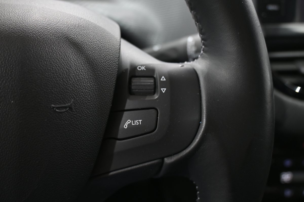 Foto Peugeot 208 23