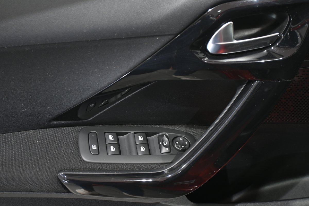 Foto Peugeot 208 29