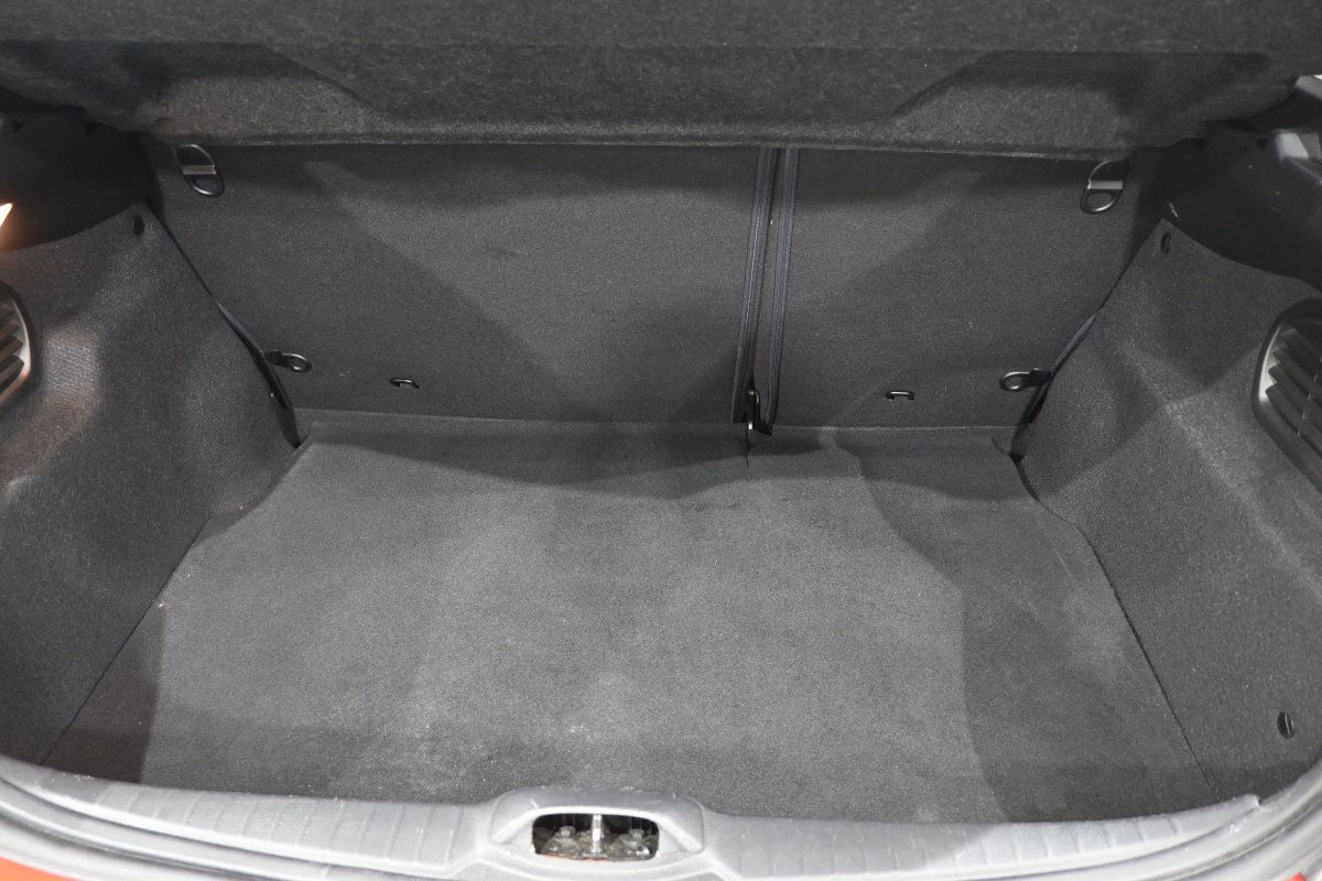 Foto Peugeot 208 8
