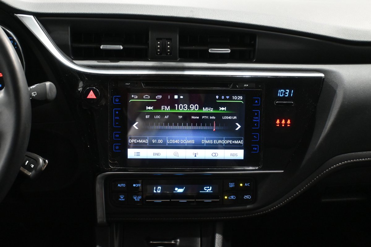 Foto Toyota Auris 14