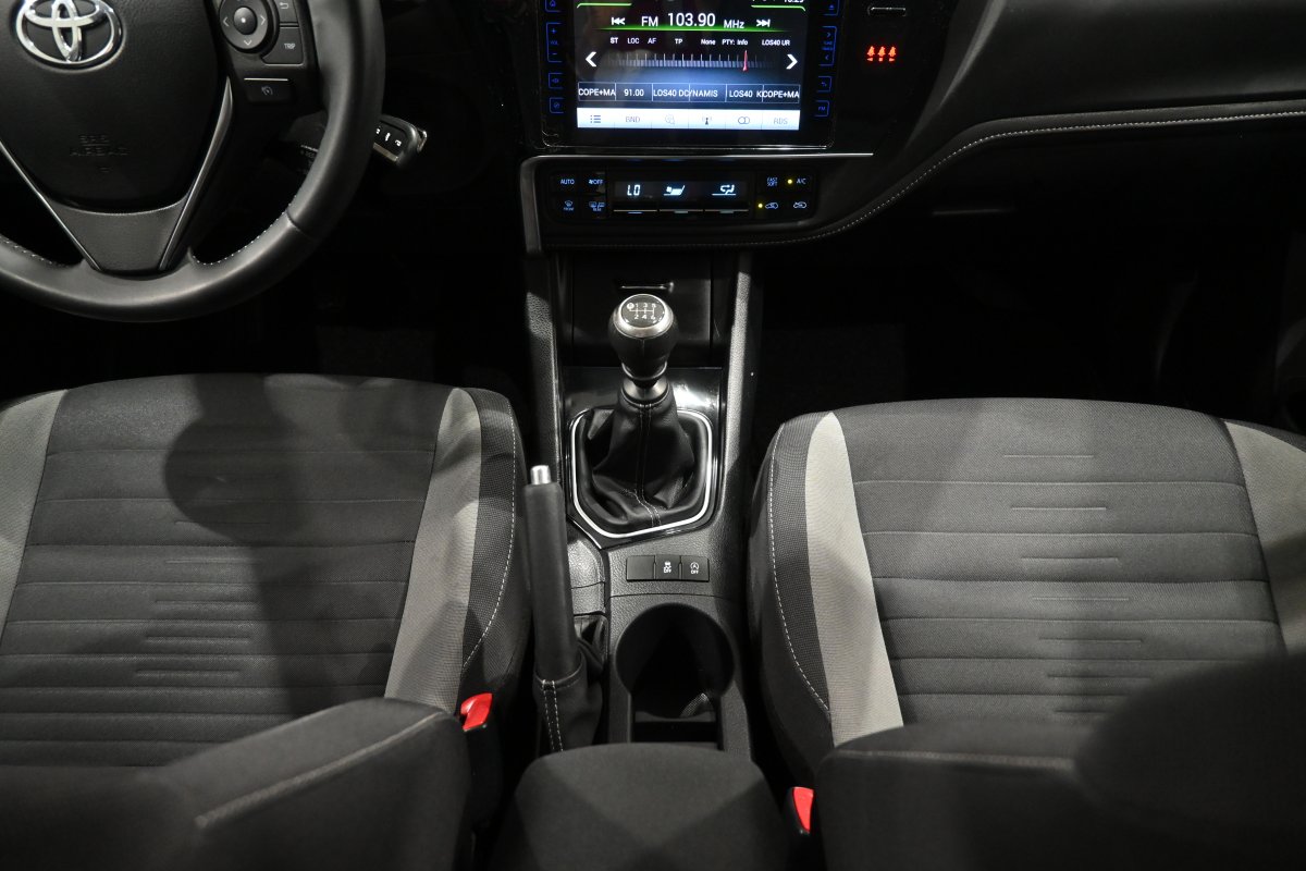 Foto Toyota Auris 21