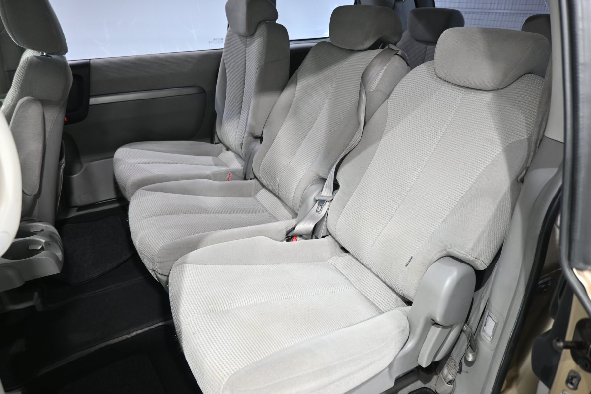 Foto Kia Carnival 12