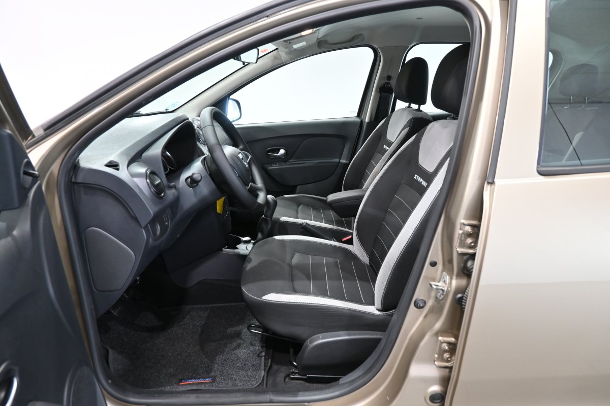 Foto Dacia Sandero 10