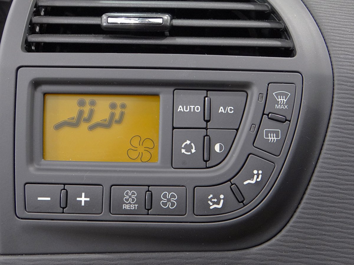 Foto Citroen Grand C4 Picasso 31