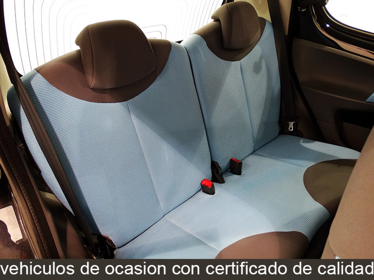 Foto Peugeot 107 16