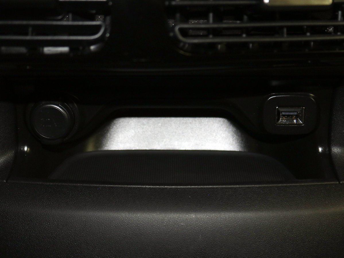 Foto Citroen C4 Cactus 26