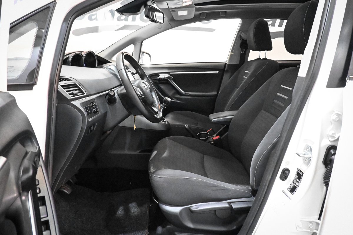 Foto Toyota Verso 11